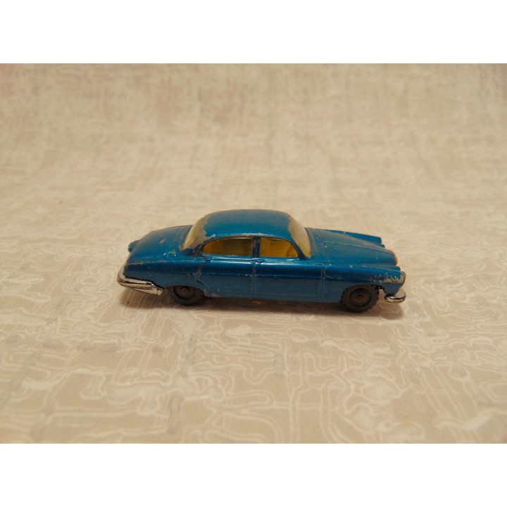Jaguar MK10 sedan Husky models 1:64 blauw
