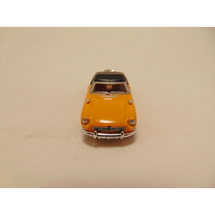 MG B softtop 1:72 Cararama oranje