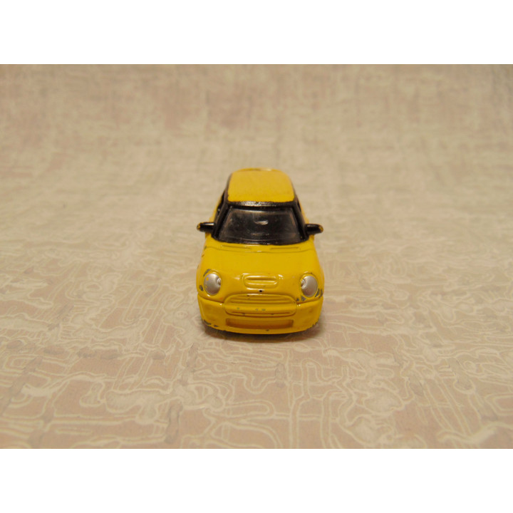 Mini Cooper S 1:64 geel
