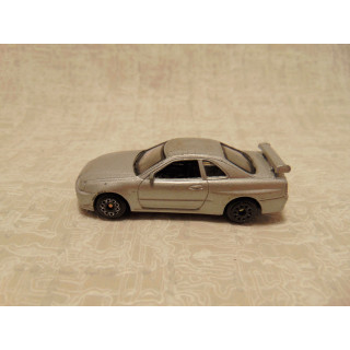 Nissan Skyline GT R coupe 1:64 zilverkleurig