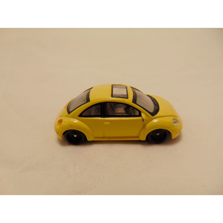 Volkswagen New beetle sunroof 1:72 Cararama geel