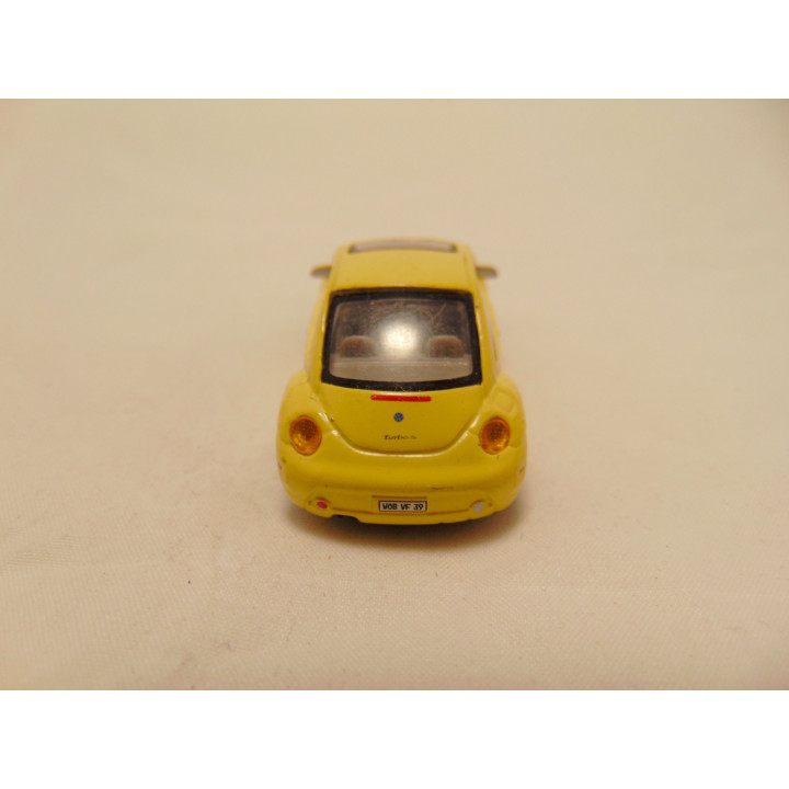 Volkswagen New beetle sunroof 1:72 Cararama geel