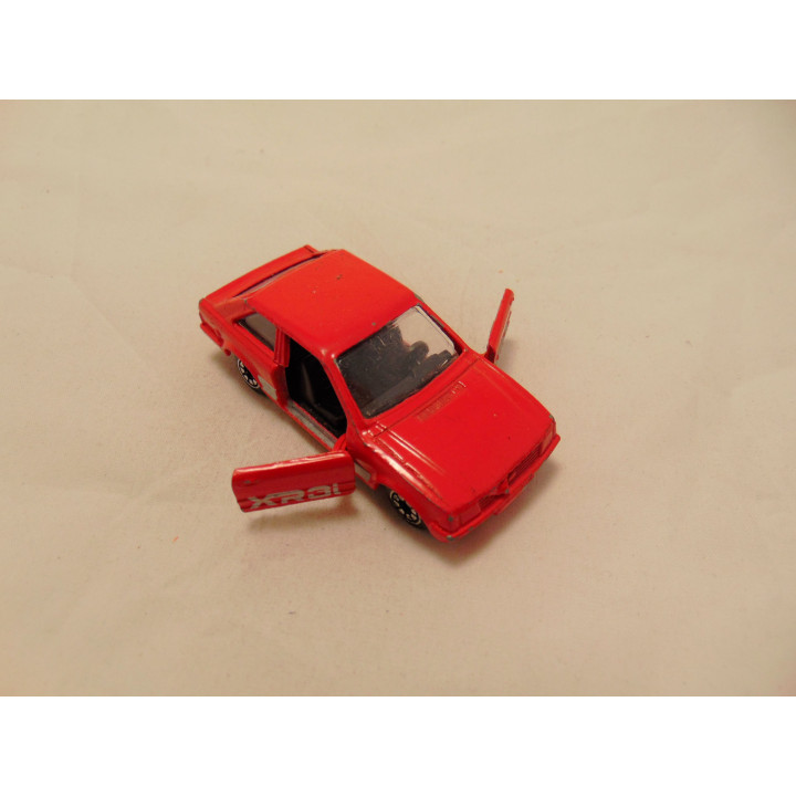 Ford Escort XR3i 1:64 Corgi rood