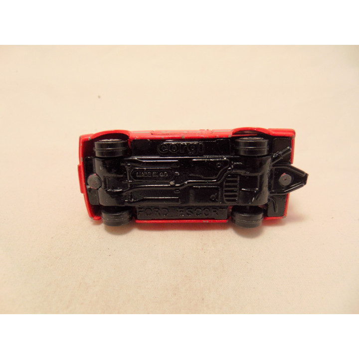 Ford Escort XR3i 1:64 Corgi rood