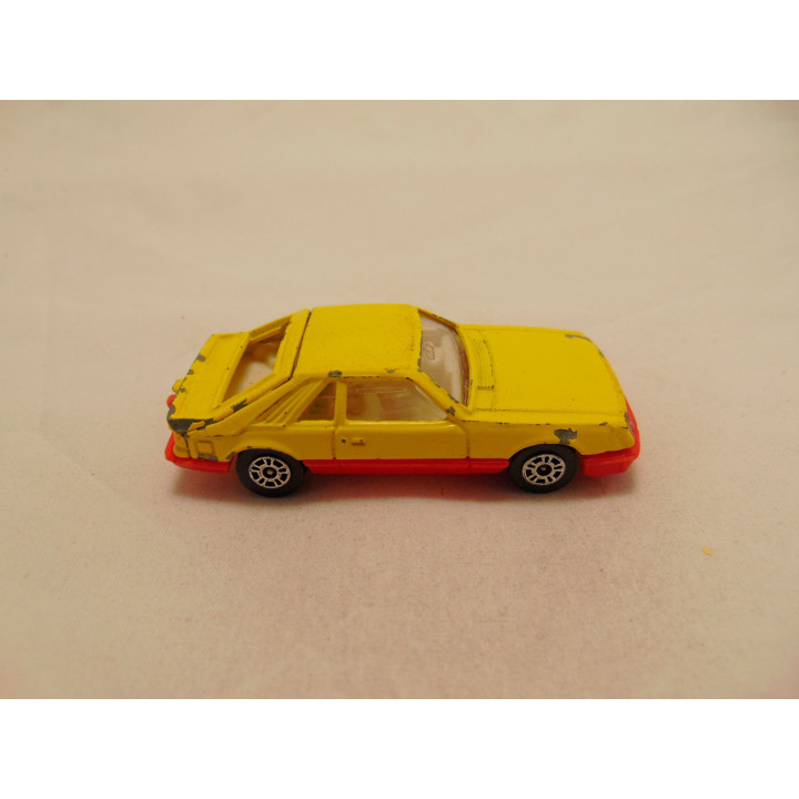 Ford Mustang Cobra 1984 Corgi geel