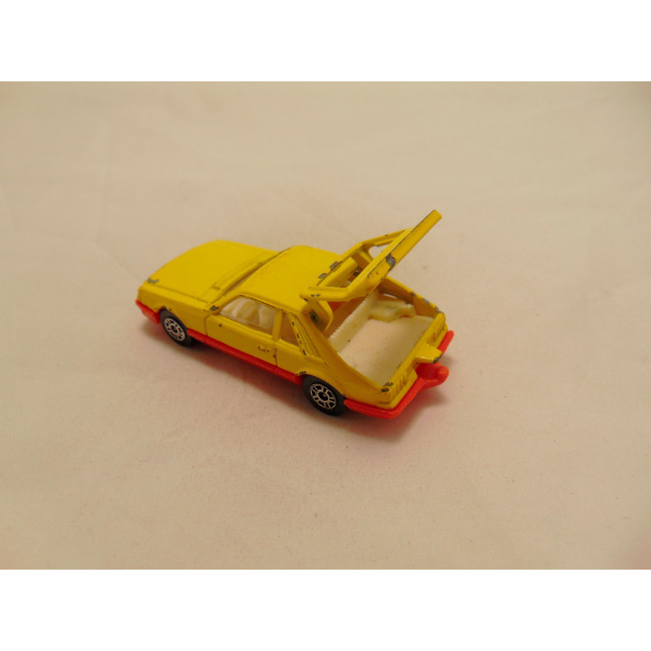 Ford Mustang Cobra 1984 Corgi geel