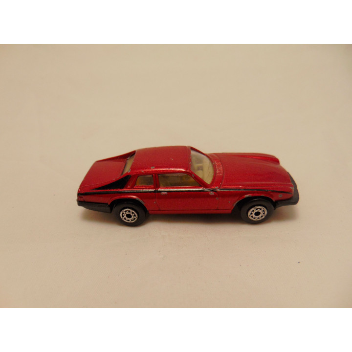 Jaguar XJS V12 1:64 MC Toys roodbruin