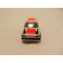 Peugeot 205 GTI Majorette 1:53 wit