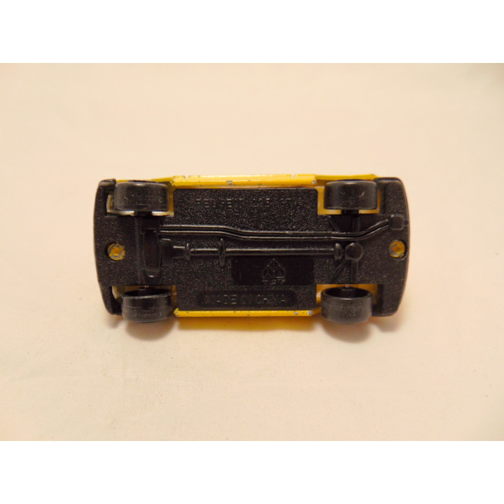 Peugeot 205 GTI met sunroof 1:64 MC Toys geel