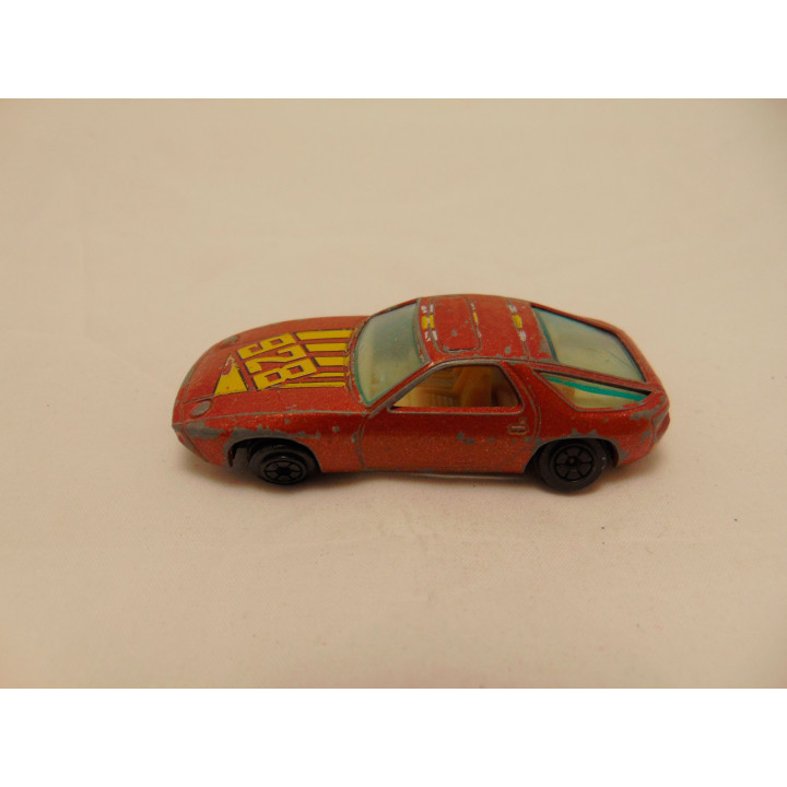 Porsche 928 1:64 Yat ming Bruin
