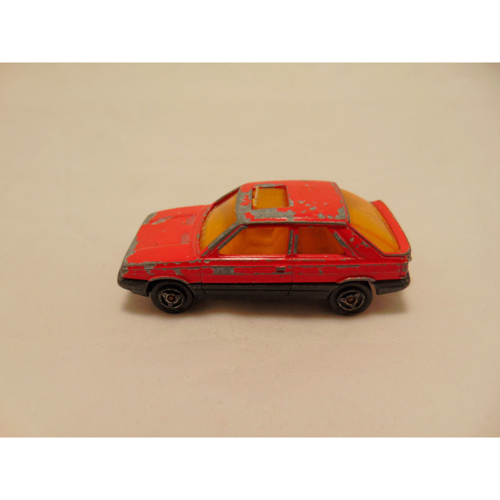 Renault 11 met sunroof Majorette rood