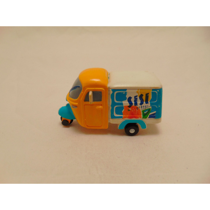 SiSi frisdrank reclame driewieler van hard rubber