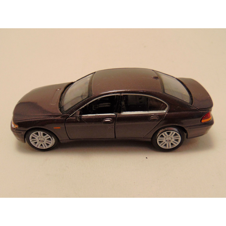 Bmw 745i 1:36 Welly paarsbruin