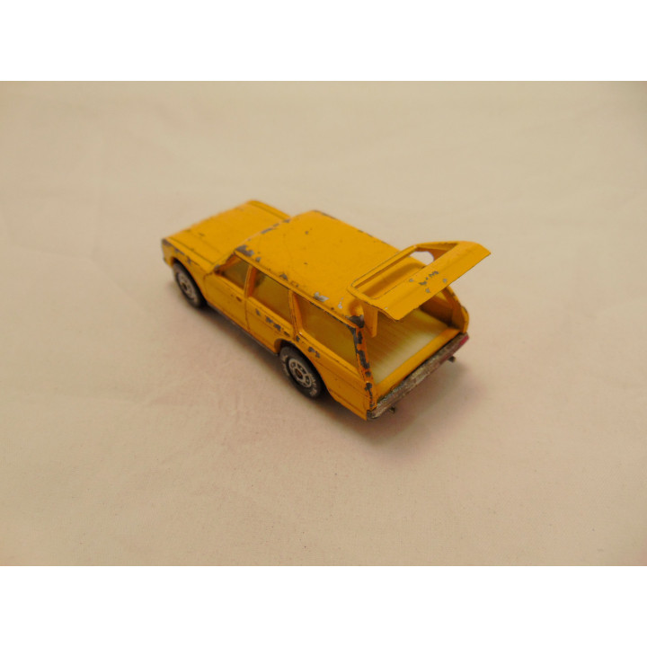 Ford Granada turnier Siku 1322 geel