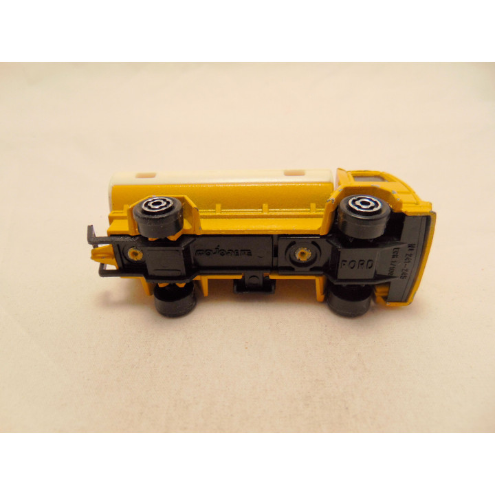 Ford tanker Petrol company Majorette 241 245 geel