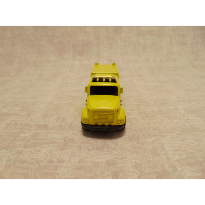 Freightliner equipment truck brandweer Maisto 1:64 geel