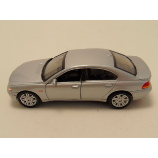 Bmw 745i 1:36 Welly zilverkleurig