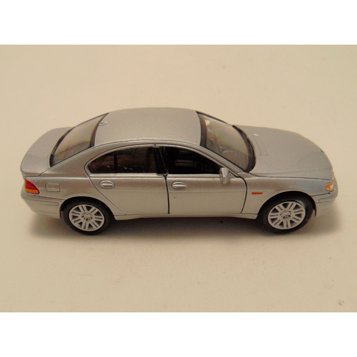 Bmw 745i 1:36 Welly zilverkleurig