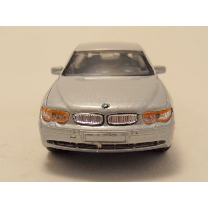 Bmw 745i 1:36 Welly zilverkleurig