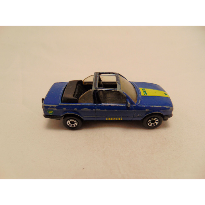 Bmw 323i cabrio 1978 met BP logo 1:58 Matchbox blauw
