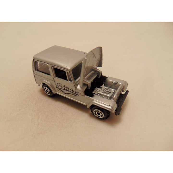Jeep CJ7 Renegade Sunray 1:64 Welly 3333 zilverkleurig