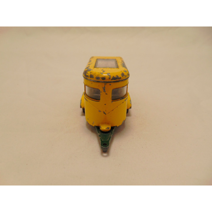 Paarden trailer Matchbox mb 43 geel