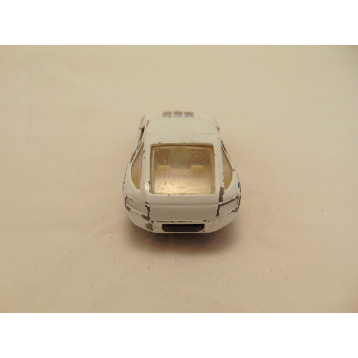 Porsche 928 1:64 wit
