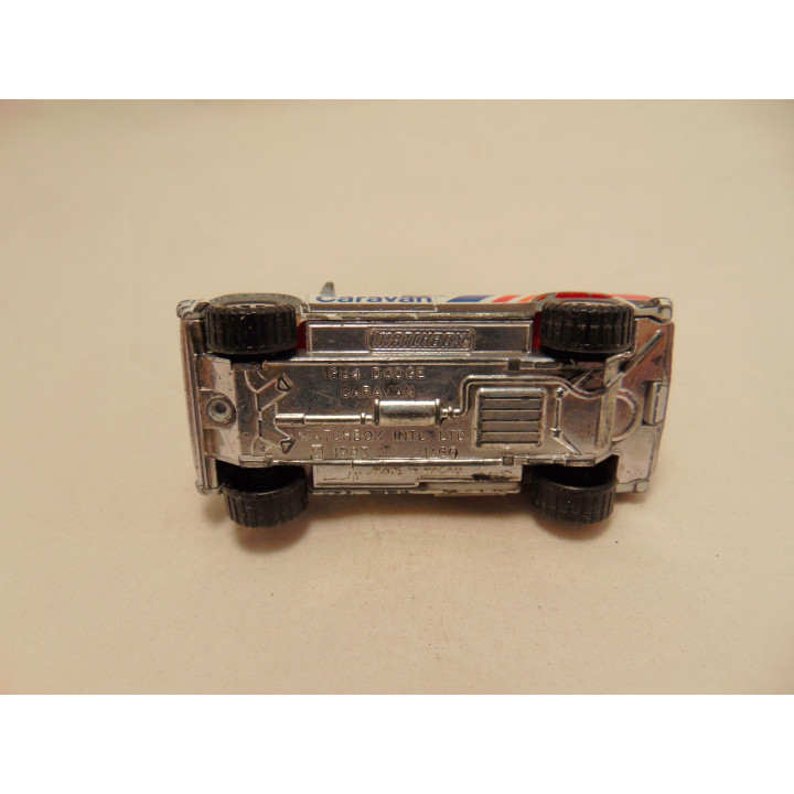 Dodge Caravan 1984 1:60 Matchbox wit