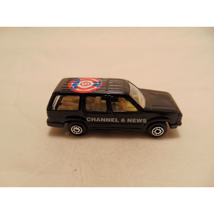 Ford Explorer 1990 Channel 6 news 1:64 Maisto zwart