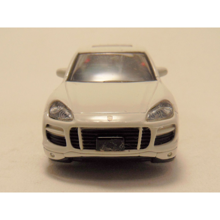 Porsche Cayenne turbo 1:43 Bburago wit