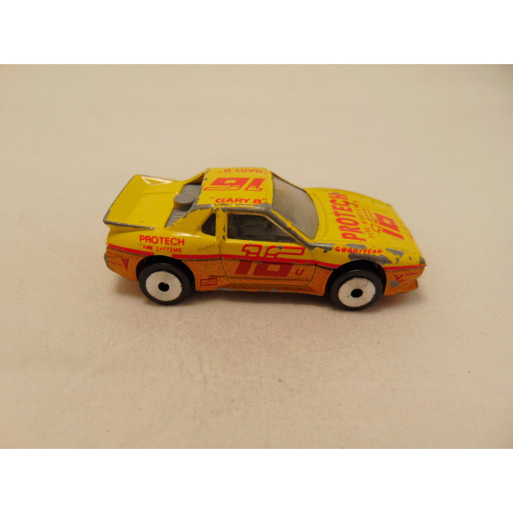 Pontiac Fiero Protech Rally Matchbox 1:55 geel Pontiac Fiero Protech Rally Matchbox 1:55 geel
