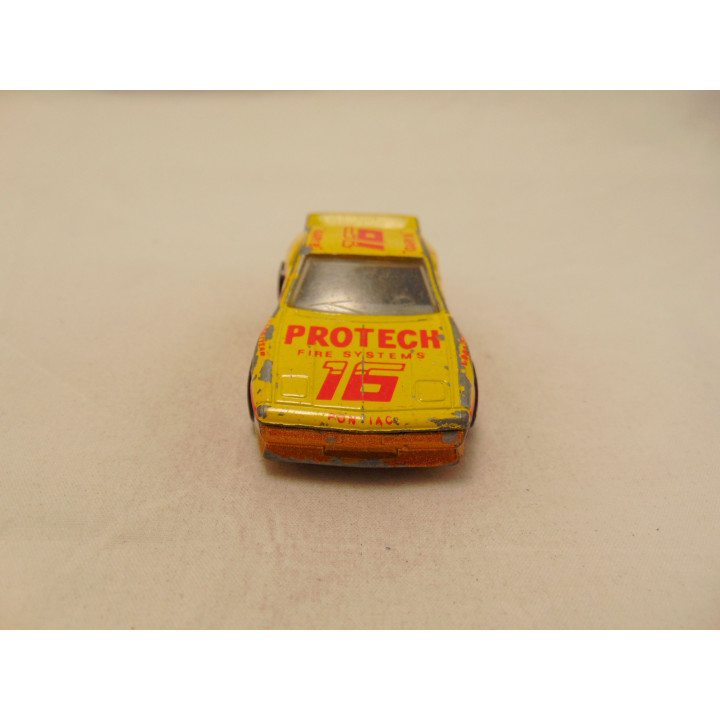 Pontiac Fiero Protech Rally Matchbox 1:55 geel Pontiac Fiero Protech Rally Matchbox 1:55 geel