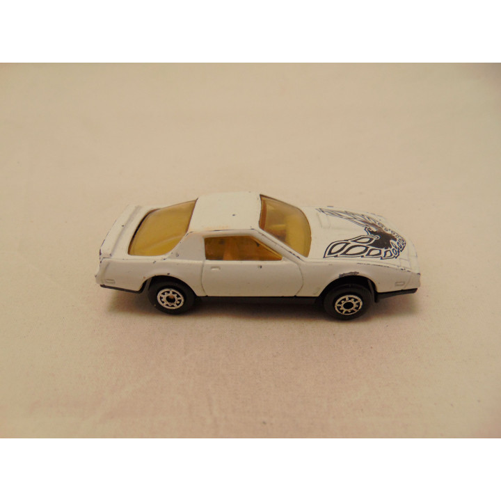 Pontiac Firebird SE 1:64 MC Toys wit
