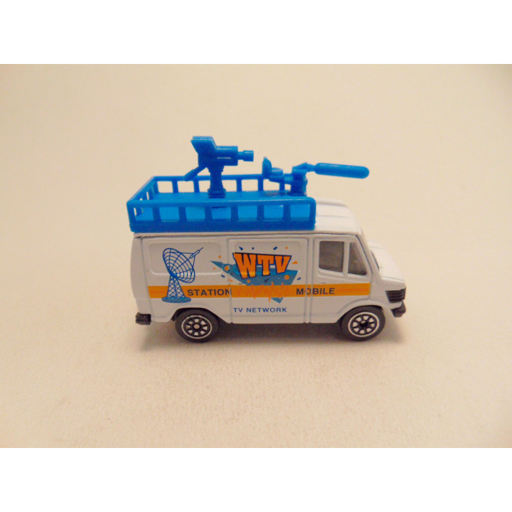 Mercedes 207D straalwagen WTV 1:64 Welly wit