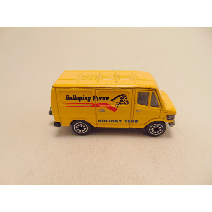 Mercedes 208 1:64 Welly geel