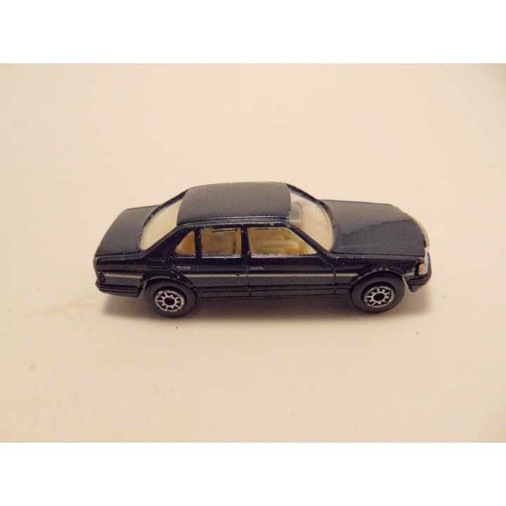 Mercedes 260SEL 1:64 MC Toys donkerblauw