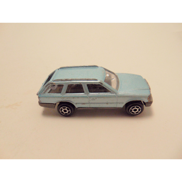 Mercedes 300TE Majorette 1:63 lichtblauw