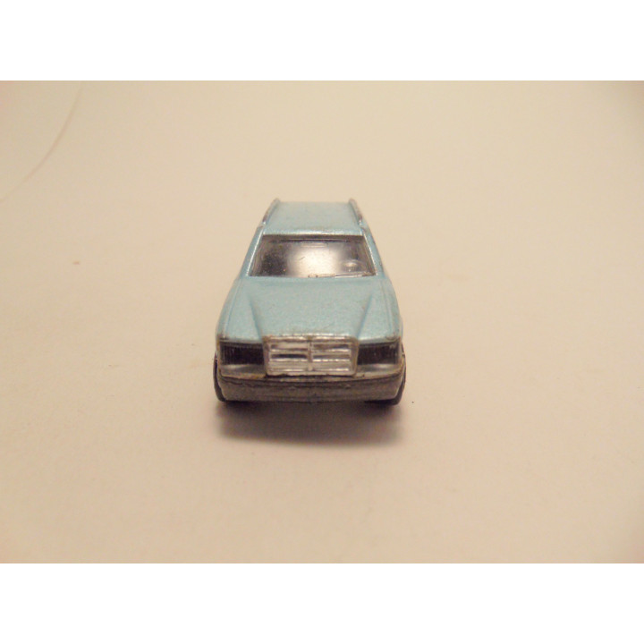 Mercedes 300TE Majorette 1:63 lichtblauw
