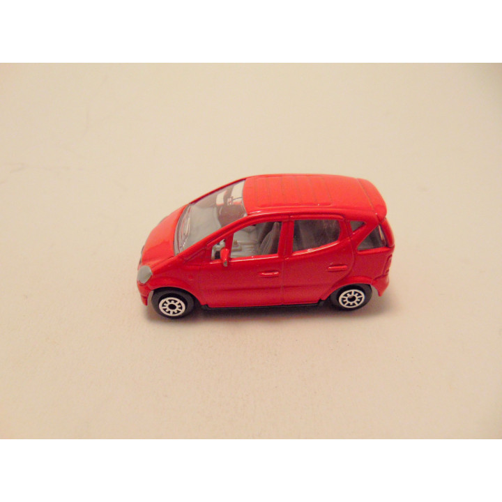 Mercedes A140 class 1:64 Welly rood