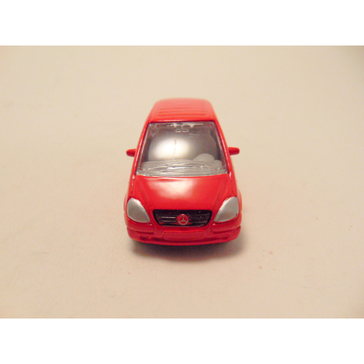 Mercedes A140 class 1:64 Welly rood
