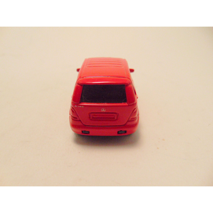 Mercedes A140 class 1:64 Welly rood