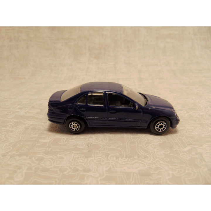 Mercedes Benz C220 sedan Welly 1:64 blauw