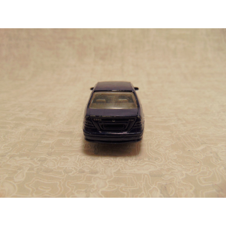 Mercedes Benz C220 sedan Welly 1:64 blauw