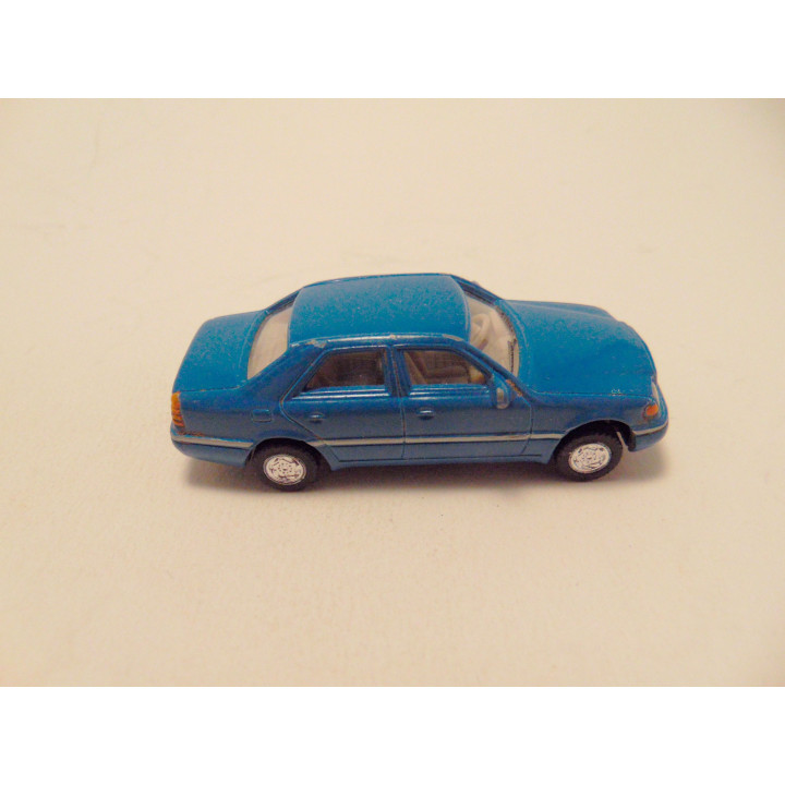 Mercedes C class 1:64 Cararama blauw