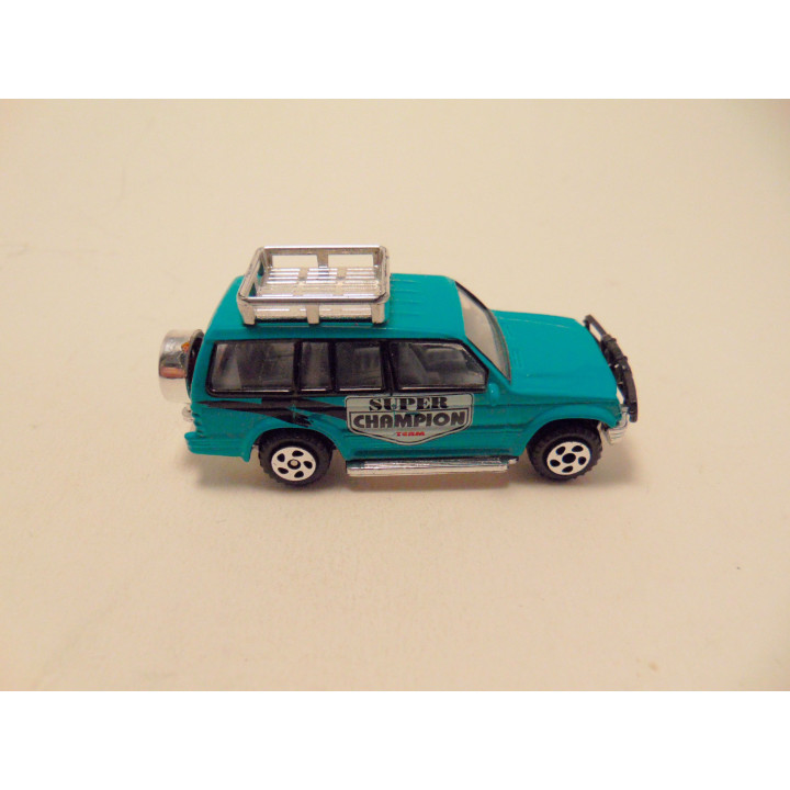 Mitsubishi Pajero Super champion 1:64 groenblauw