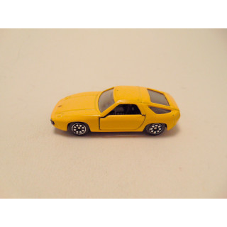 Porsche 928 1:64 Welly geel