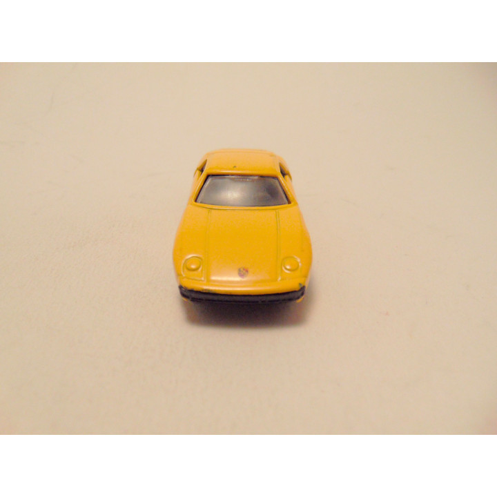 Porsche 928 1:64 Welly geel