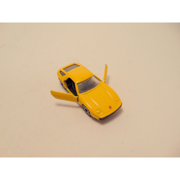 Porsche 928 1:64 Welly geel