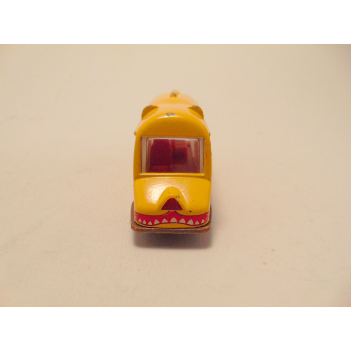 Safaribus Leeuw lion 1:64 Welly geel