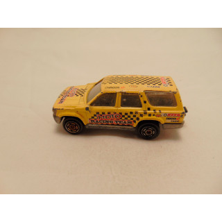 Toyota 4 Runner moto racing team 1:58 Majorette 276 cream